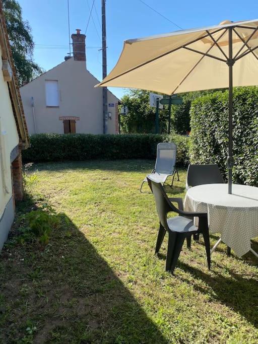 Petite Maison De Bourg Noyers  Extérieur photo